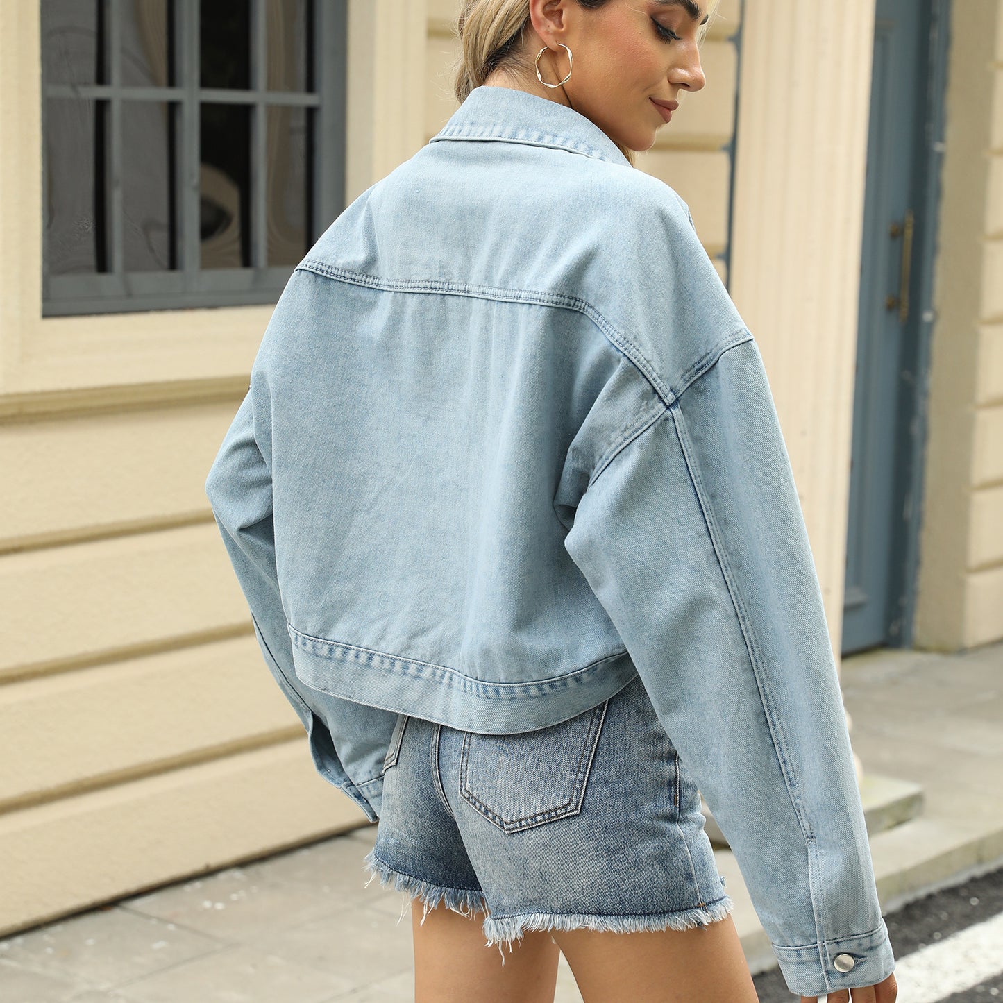 Loose Cropped Denim Jacket With Rivet Design